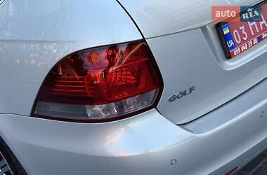 Універсал Volkswagen Golf 2010 в 