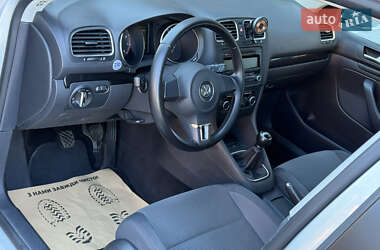 Універсал Volkswagen Golf 2010 в 