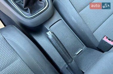 Універсал Volkswagen Golf 2010 в 