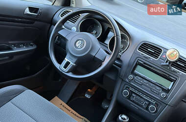 Універсал Volkswagen Golf 2010 в 