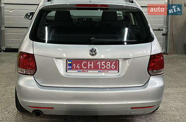 Універсал Volkswagen Golf 2010 в 