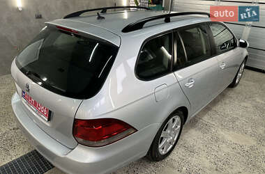Універсал Volkswagen Golf 2010 в 