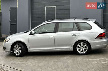 Універсал Volkswagen Golf 2010 в 
