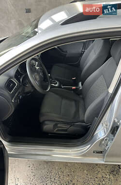 Універсал Volkswagen Golf 2010 в 
