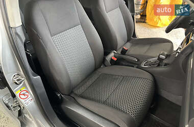 Універсал Volkswagen Golf 2010 в 