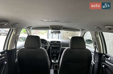 Універсал Volkswagen Golf 2010 в 