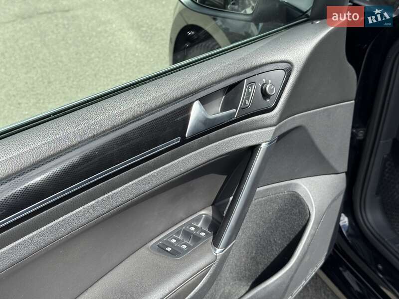 Універсал Volkswagen Golf 2015 в Києві