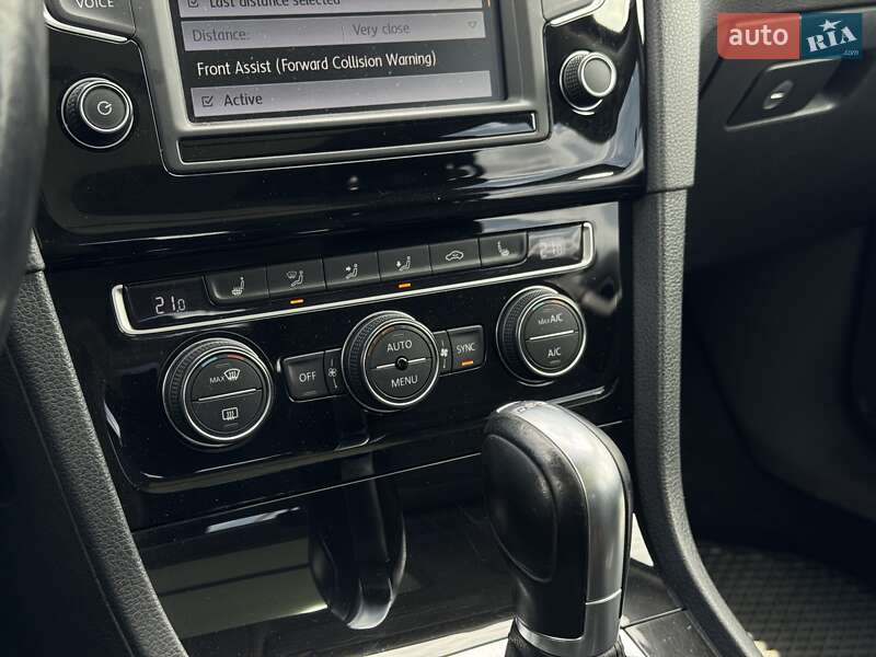 Універсал Volkswagen Golf 2015 в Києві