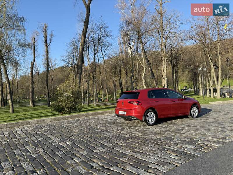 Хэтчбек Volkswagen Golf 2021 в Киеве