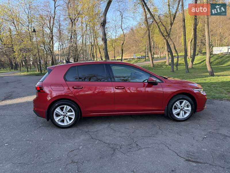 Хэтчбек Volkswagen Golf 2021 в Киеве