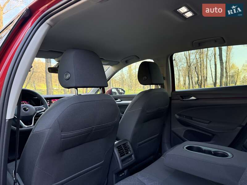 Хэтчбек Volkswagen Golf 2021 в Киеве