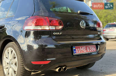 Хэтчбек Volkswagen Golf 2009 в 