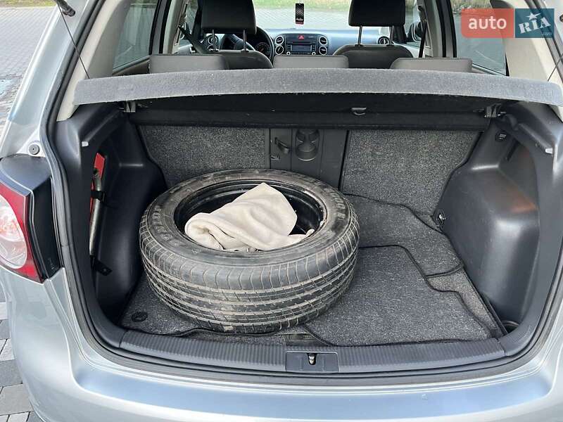 Хетчбек Volkswagen Golf 2005 в Хмельницькому