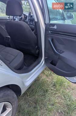 Универсал Volkswagen Golf 2009 в 