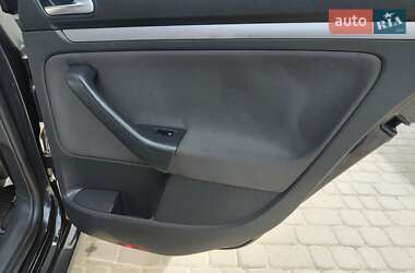 Хэтчбек Volkswagen Golf 2007 в 