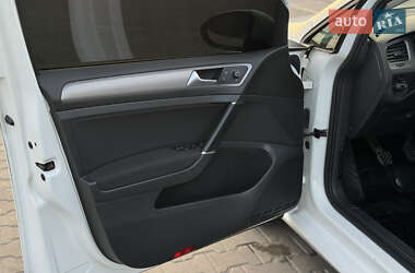 Універсал Volkswagen Golf 2014 в 