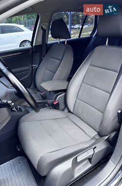 Хетчбек Volkswagen Golf 2010 в 