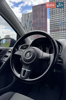 Хетчбек Volkswagen Golf 2010 в 