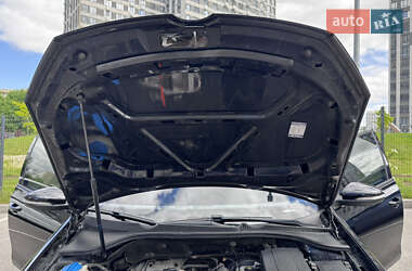 Хетчбек Volkswagen Golf 2010 в 