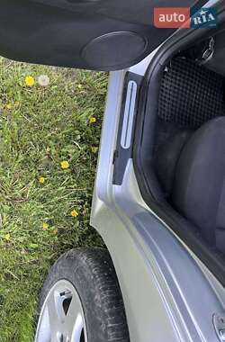 Хетчбек Volkswagen Golf 2001 в 