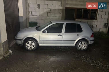 Хэтчбек Volkswagen Golf 1998 в Рахове
