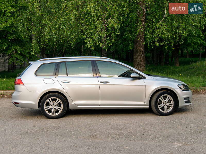 Універсал Volkswagen Golf 2015 в Києві