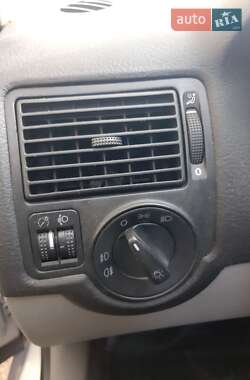 Хэтчбек Volkswagen Golf 1998 в 