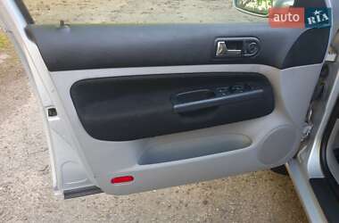 Хэтчбек Volkswagen Golf 1998 в 