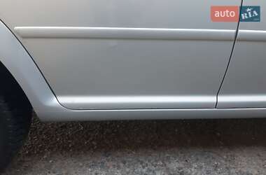 Хэтчбек Volkswagen Golf 1998 в 