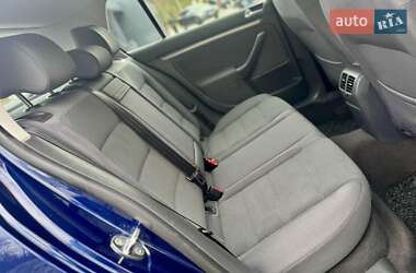 Хэтчбек Volkswagen Golf 2006 в 