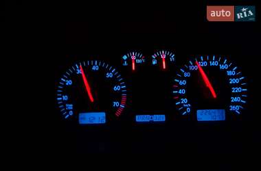 Хэтчбек Volkswagen Golf 1998 в 