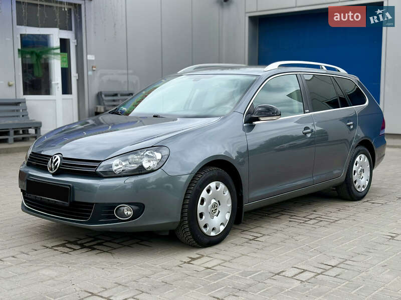 Універсал Volkswagen Golf 2012 в 