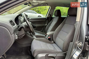 Універсал Volkswagen Golf 2012 в 