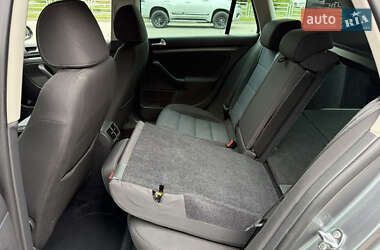 Універсал Volkswagen Golf 2012 в 