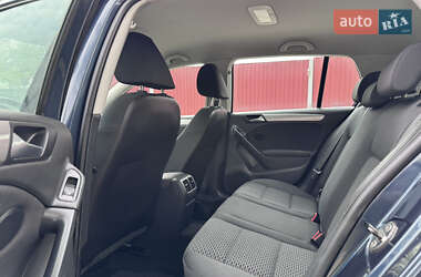 Хетчбек Volkswagen Golf 2010 в 