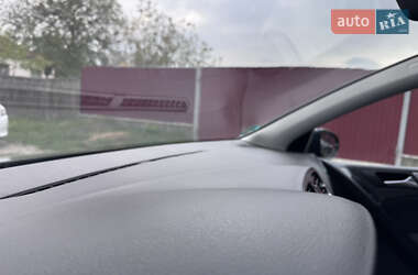 Хетчбек Volkswagen Golf 2010 в 