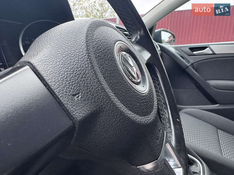 Хэтчбек Volkswagen Golf 2010 в Звенигородке