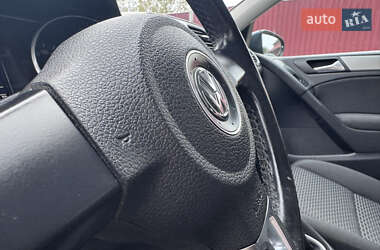 Хетчбек Volkswagen Golf 2010 в 