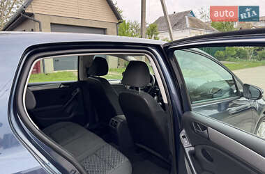 Хетчбек Volkswagen Golf 2010 в 