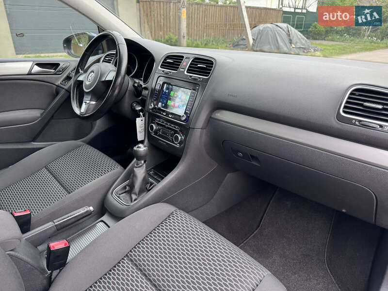 Хэтчбек Volkswagen Golf 2010 в Звенигородке