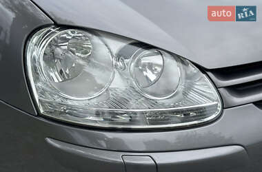 Хэтчбек Volkswagen Golf 2008 в 