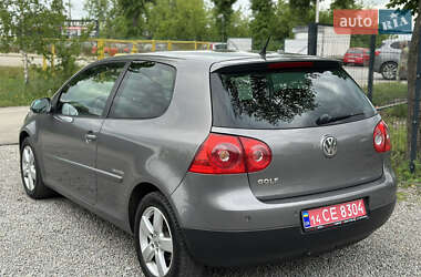 Хэтчбек Volkswagen Golf 2008 в 