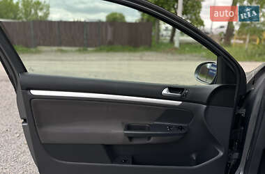 Хэтчбек Volkswagen Golf 2008 в 