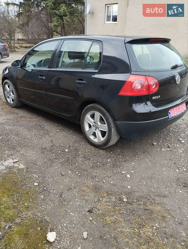 Хетчбек Volkswagen Golf 2004 в Збаражі