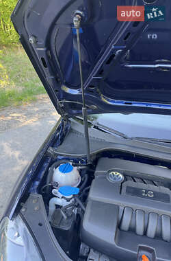Хетчбек Volkswagen Golf 2004 в 