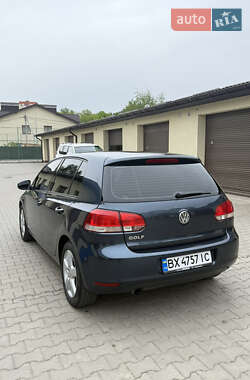 Хетчбек Volkswagen Golf 2010 в 