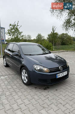 Хетчбек Volkswagen Golf 2010 в 
