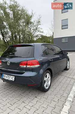 Хетчбек Volkswagen Golf 2010 в 