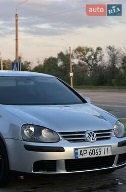 Хетчбек Volkswagen Golf 2003 в Запоріжжі