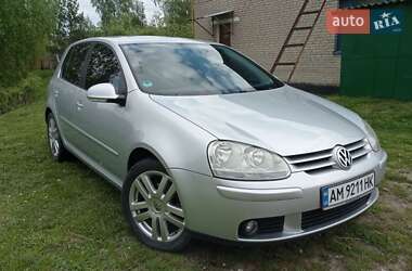 Хетчбек Volkswagen Golf 2007 в Романіву